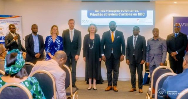 From left to right: Michael Kiangani, Ministry of Human Rights' focal point on the Voluntary Principles; Fidèle Muhanga, programme officer, the Swiss Embassy;  Marlène Wäfler, Senior Manager, DCAF; Frédéric Chenais, Senior Business and Human Rights Advisor, FDFA; Dagmar Schmidt Tartagli, Deputy Director of PHRD, FDFA; Samuel Mbemba Kabuya, Minister of Human Rights of DRC; Joseph Aganze, DCAF partner consultant; and Tony Ntambu, FONAREV
